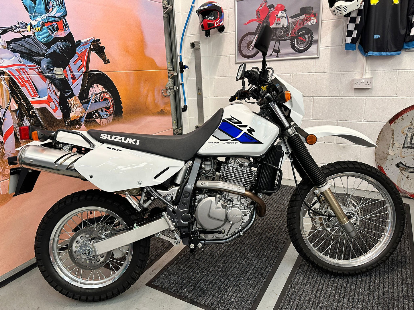 DR650 SE Dual Sport (644cc) 2023